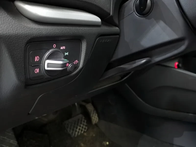 Audi A3 1.6 TDI, снимка 15 - Автомобили и джипове - 54125548