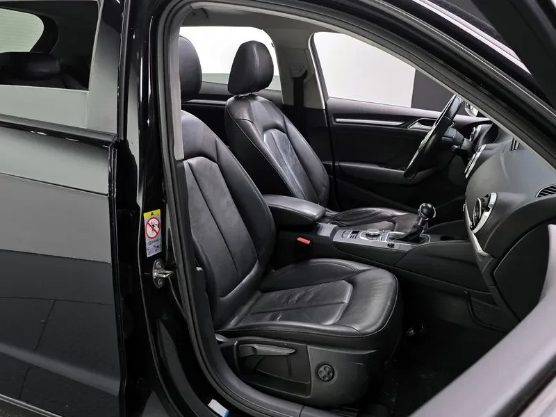 Audi A3 1.6 TDI, снимка 12 - Автомобили и джипове - 54125548