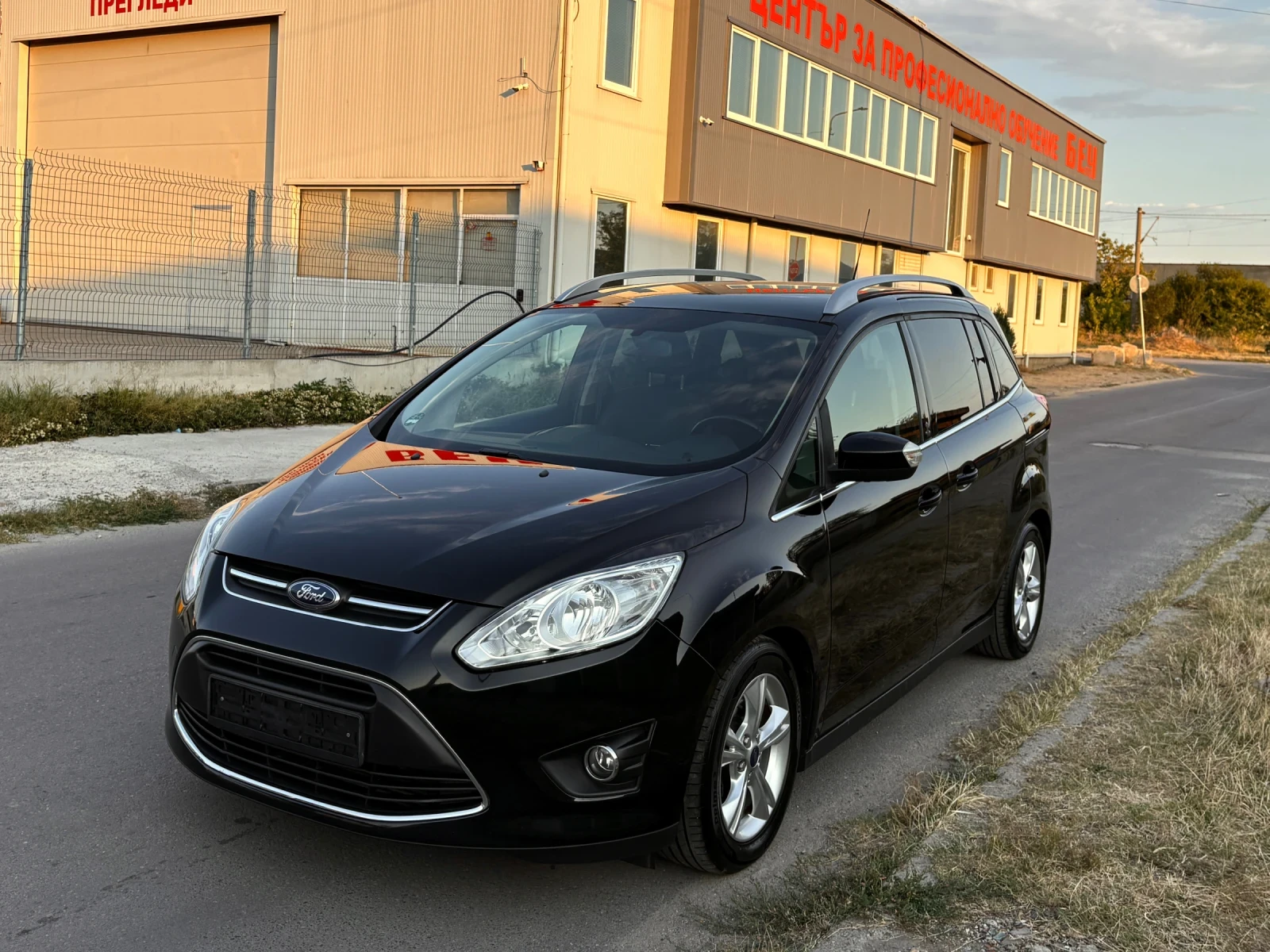 Ford Grand C-Max 1.6i 7места* CHAMPIONS LEAGUE* 142 000км* , снимка 1