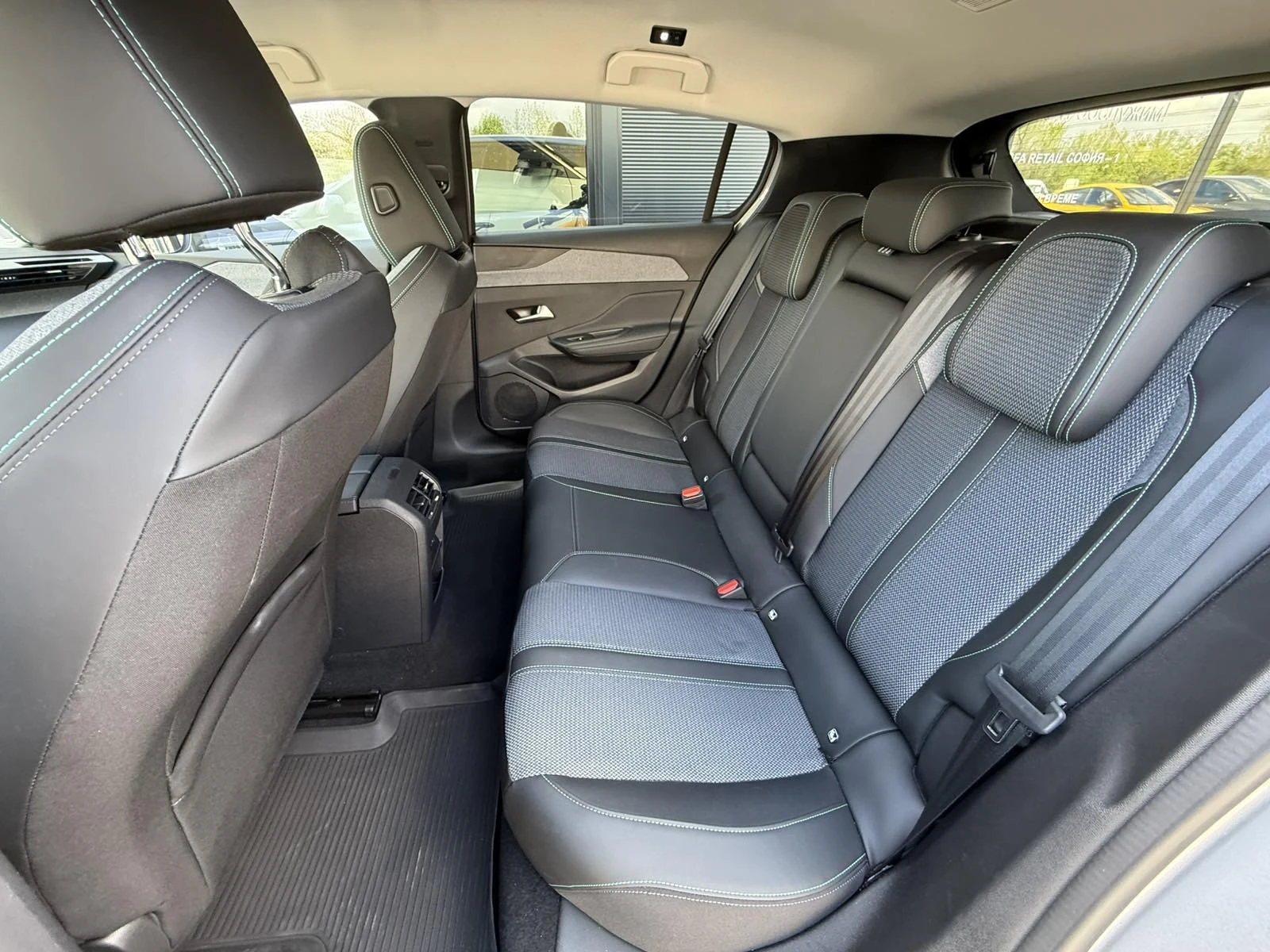 Peugeot 308 ALLURE 1, 5 BlueHDi 130 EAT8 EURO 6.4 - изображение 10