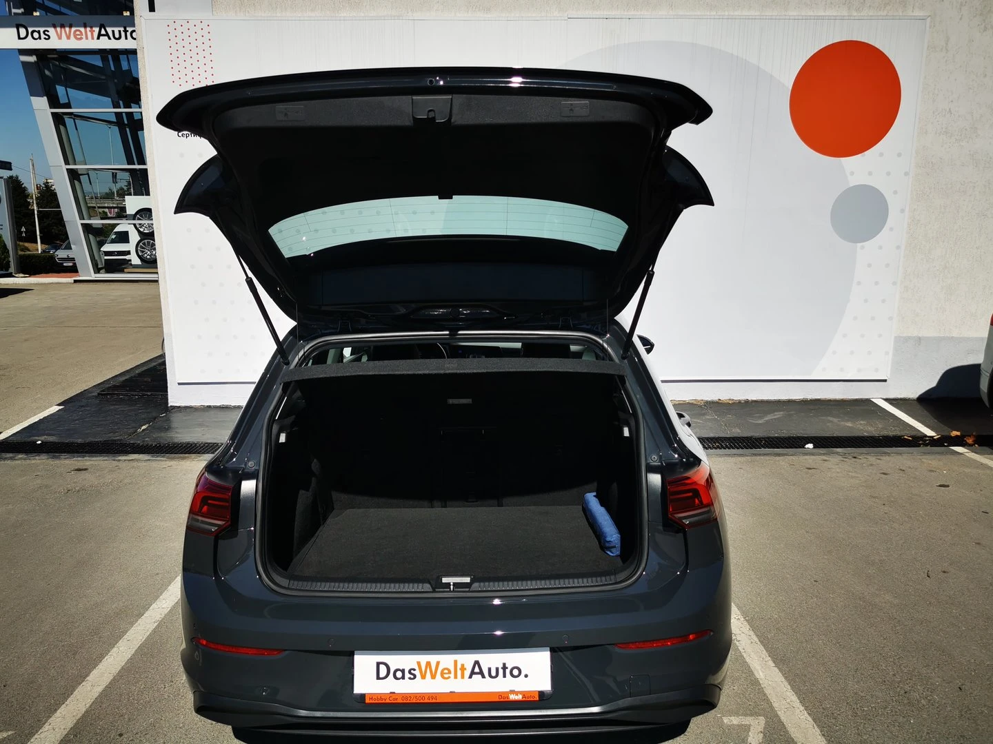 VW Golf 8 Life 2.0 TDI SCR, снимка 9 - Автомобили и джипове - 52844653
