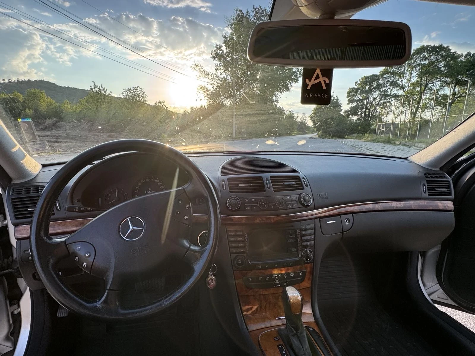 Mercedes-Benz E 240  - изображение 2