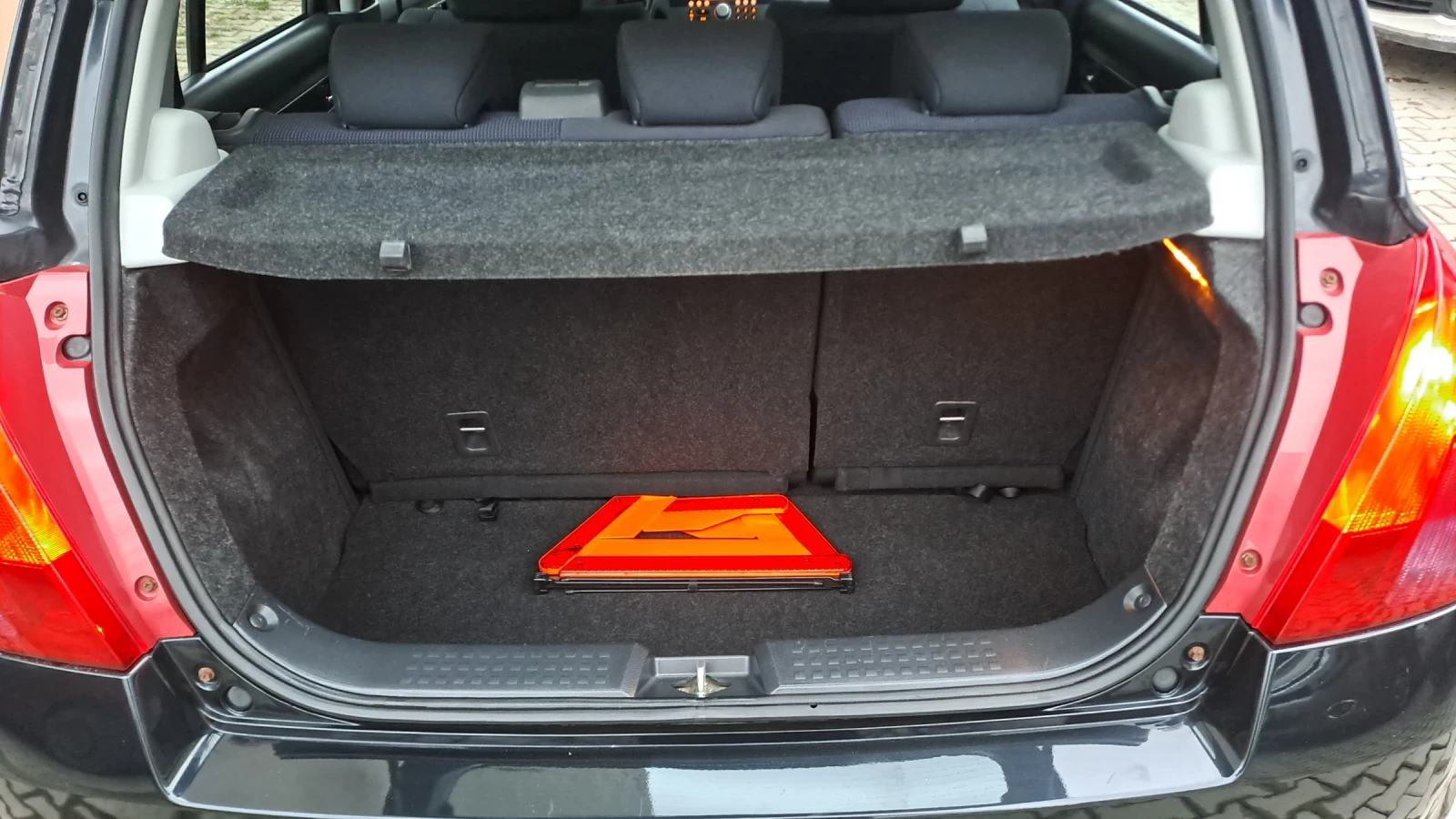 Suzuki Swift 1.3i - 4X4 - 150km | Mobile.bg � ����������� 14