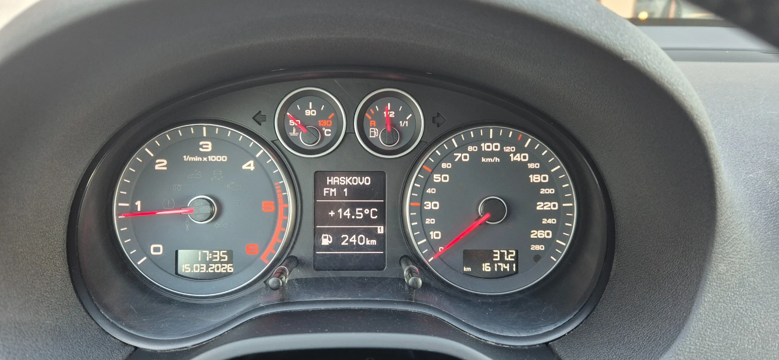 Audi A3 A3* SportBach* ПАНОРАМА* 1.6-TDI, снимка 7 - Автомобили и джипове - 53919406