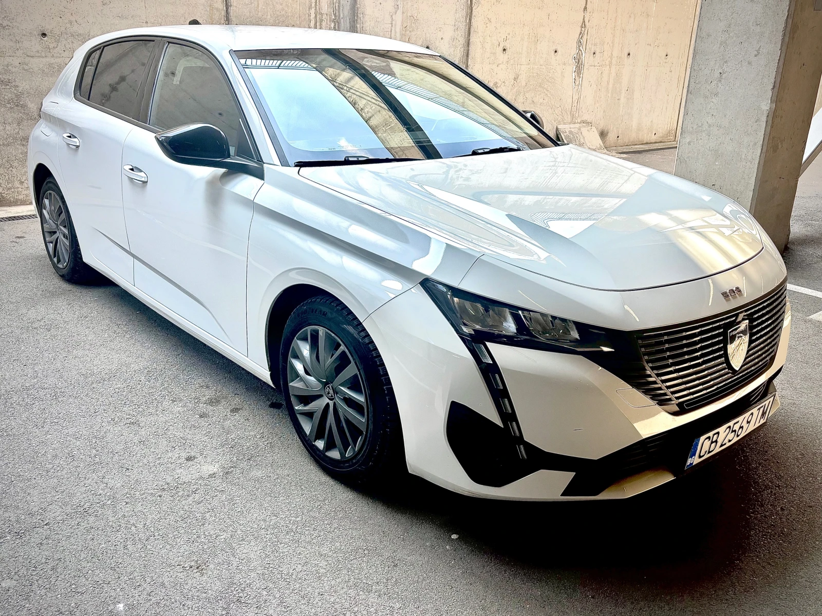 Peugeot 308 1.2 Turbo * Сервизна история * Закупен нов от БГ, снимка 2 - Автомобили и джипове - 53874347