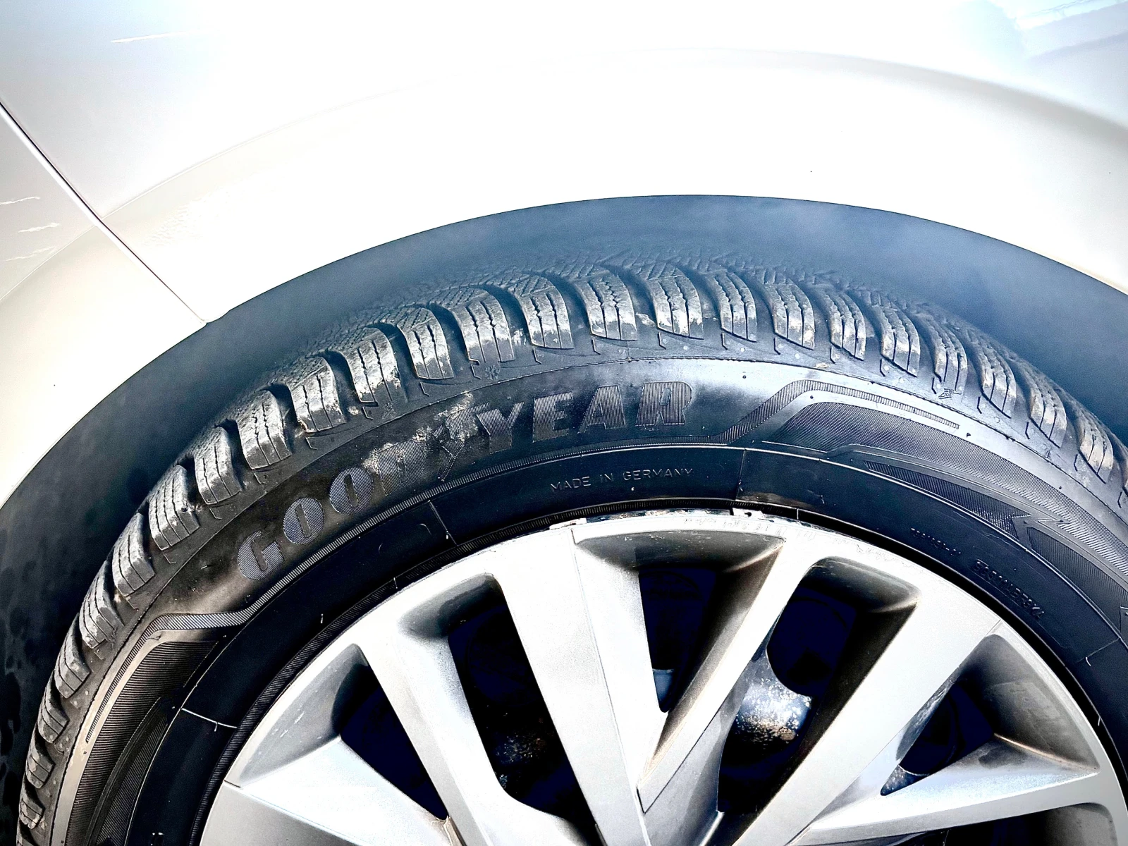 Peugeot 308 1.2 Turbo * Сервизна история * Закупен нов от БГ, снимка 5 - Автомобили и джипове - 53874347