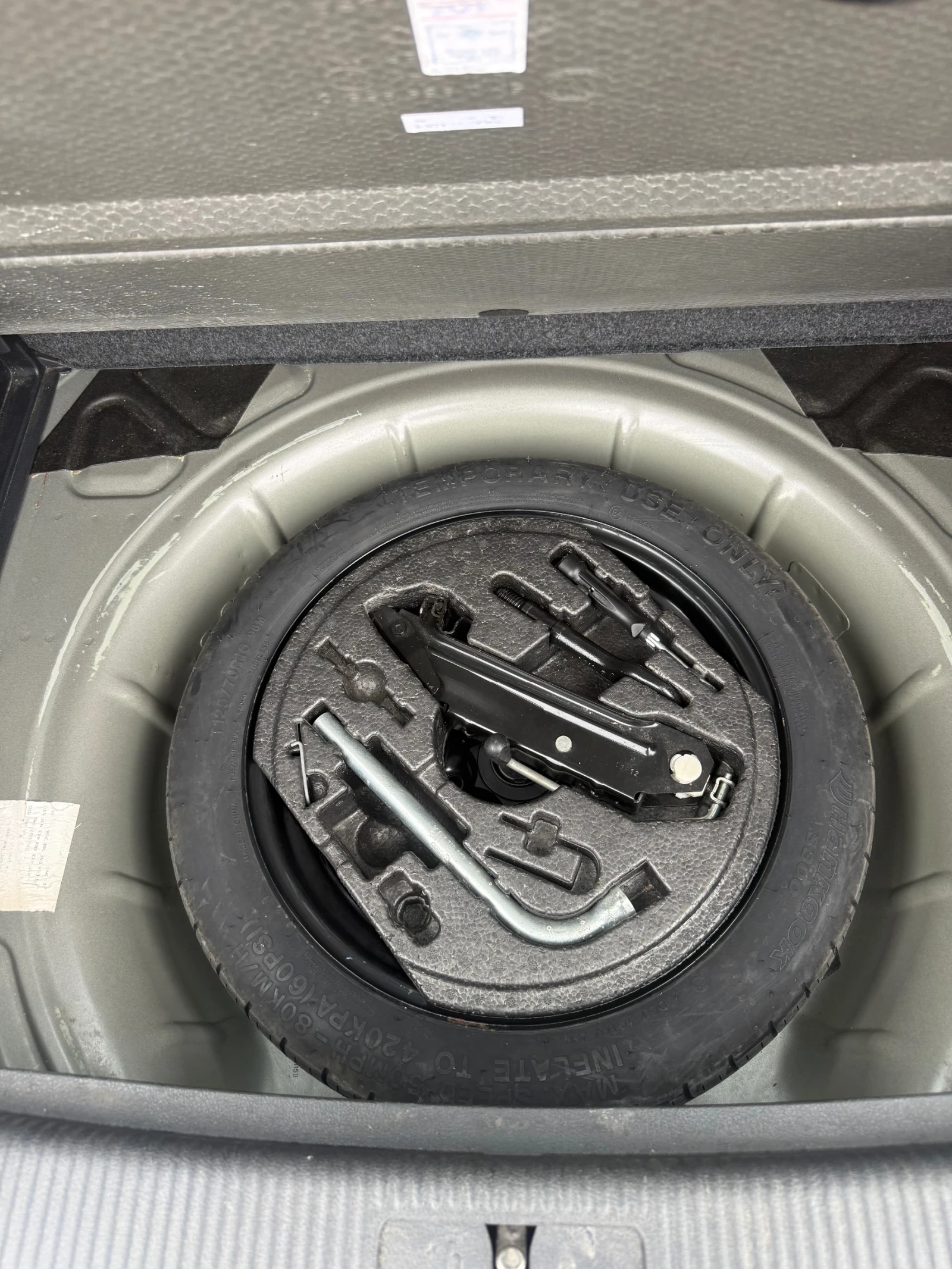 VW Golf Plus 1.6TDI, снимка 11 - Автомобили и джипове - 54269207