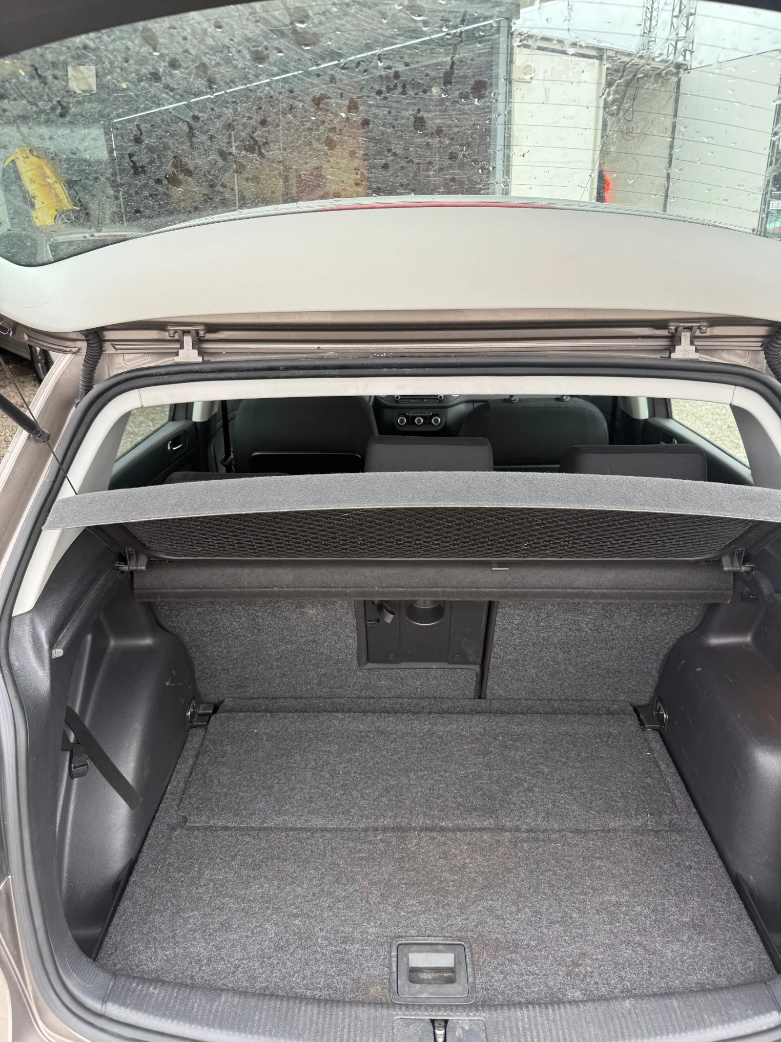 VW Golf Plus 1.6TDI, снимка 10 - Автомобили и джипове - 54269207