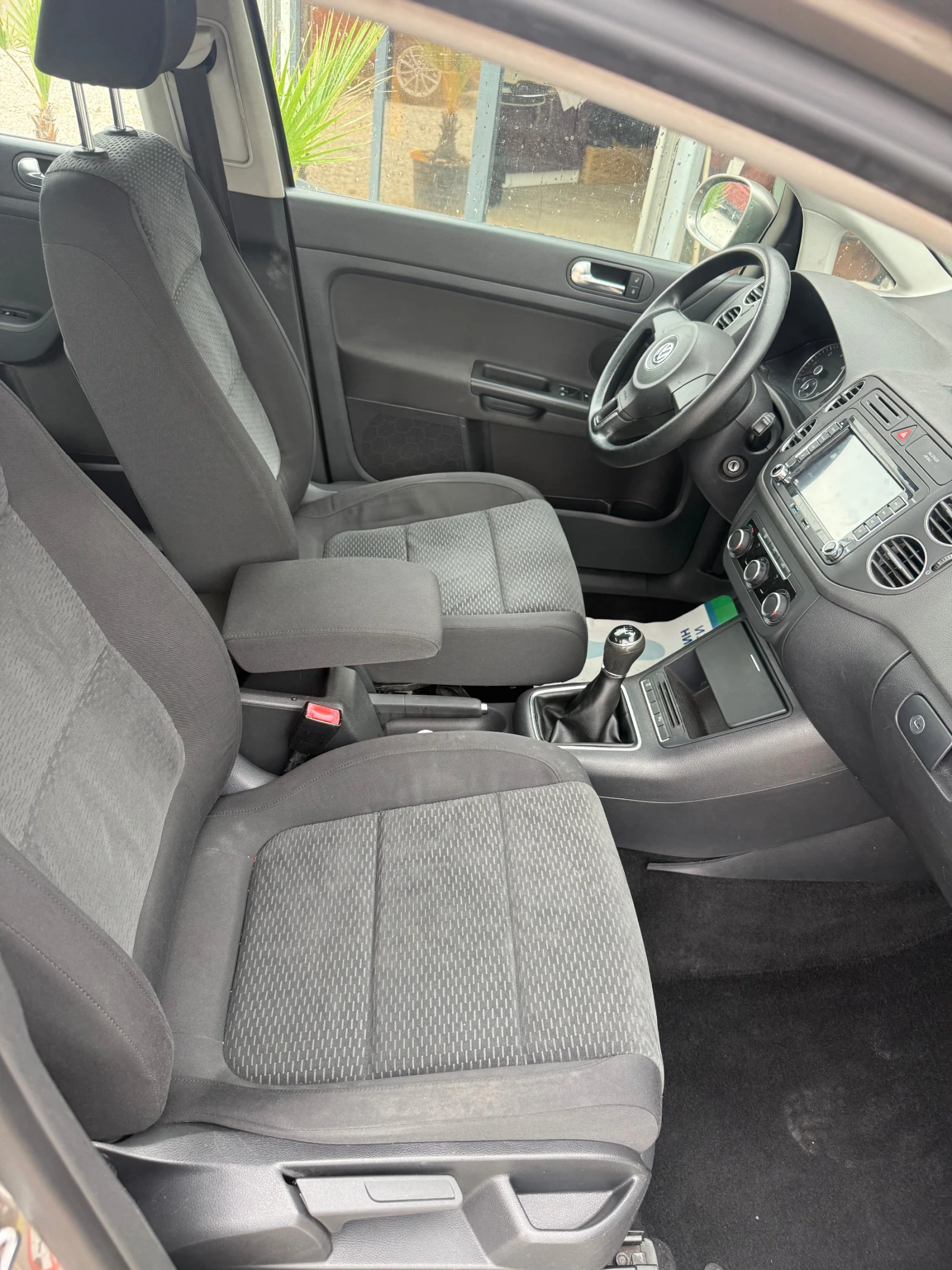 VW Golf Plus 1.6TDI, снимка 6 - Автомобили и джипове - 54269207