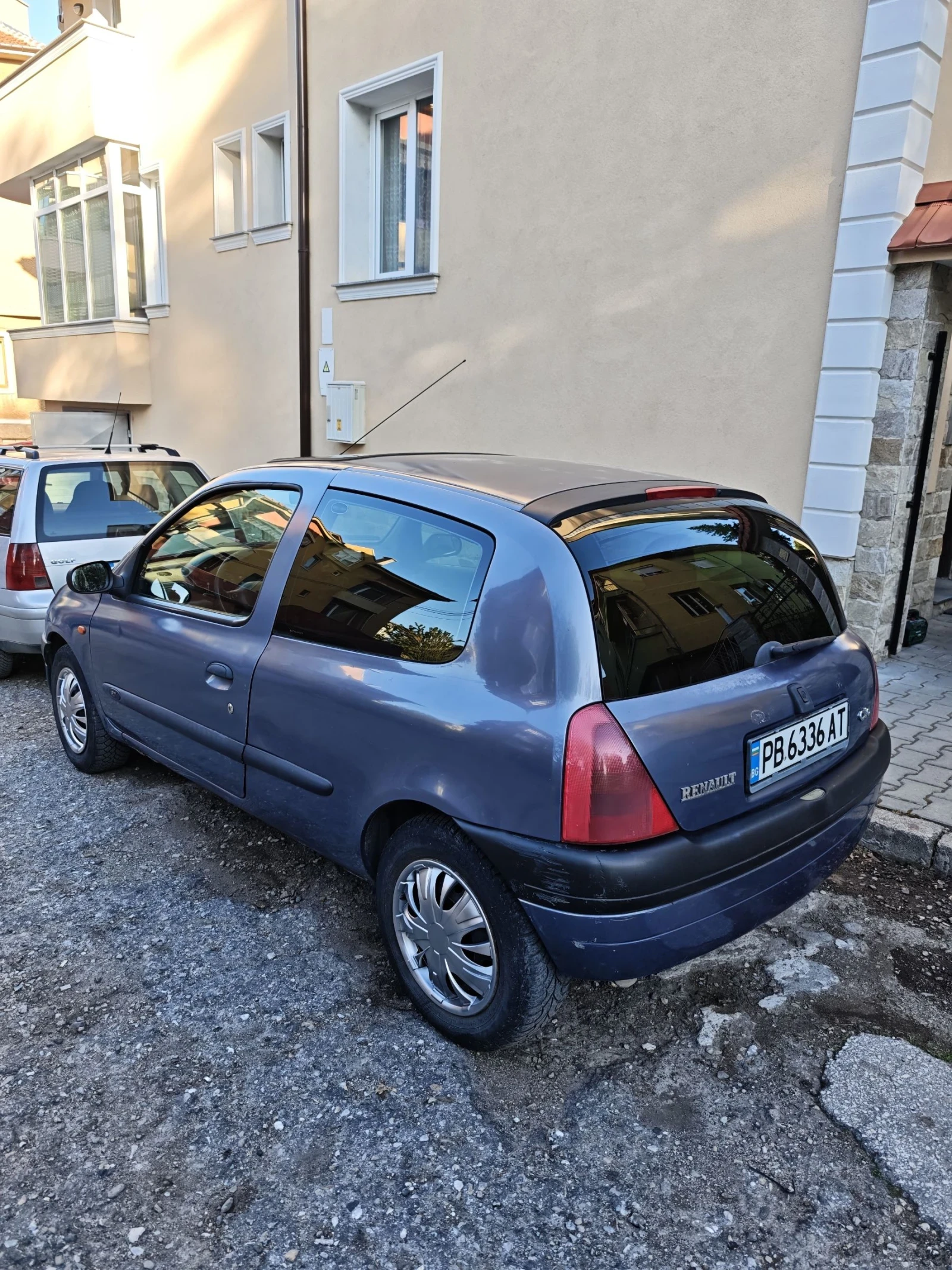Renault Clio 1.2, снимка 3 - Автомобили и джипове - 54321950