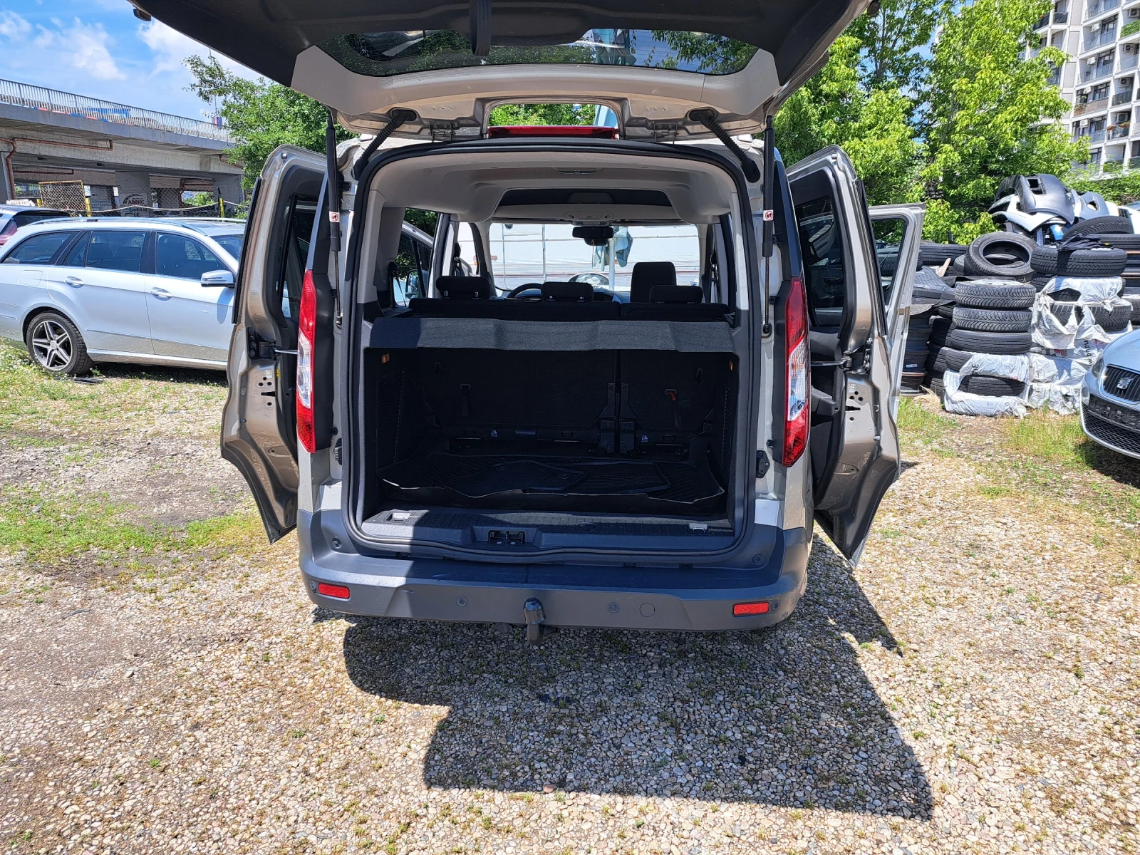 Ford Tourneo Connect 1.6 D !!! 126000 km., снимка 15 - Автомобили и джипове - 54761714