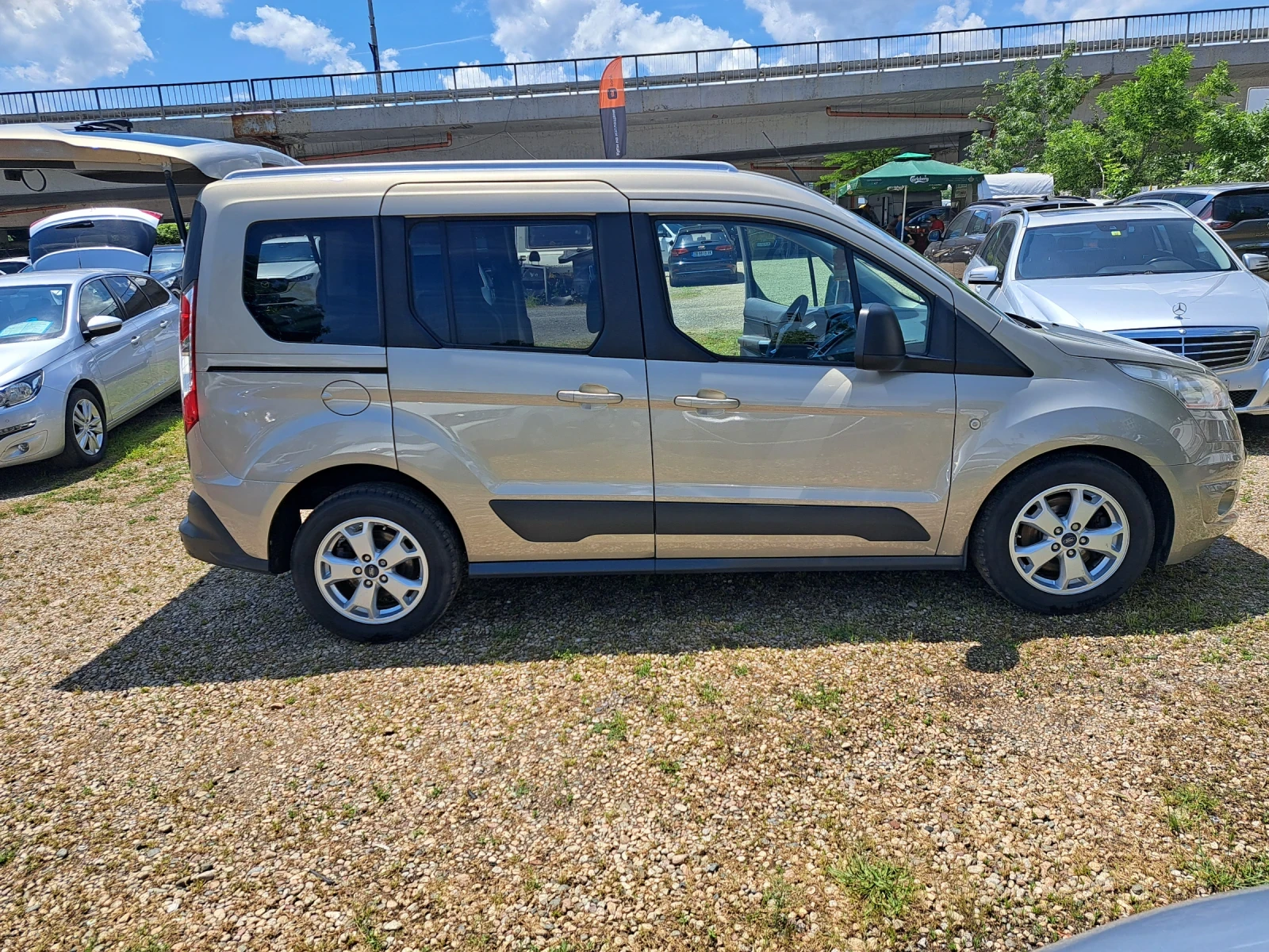 Ford Tourneo Connect 1.6 D !!! 126000 km., снимка 14 - Автомобили и джипове - 54761714