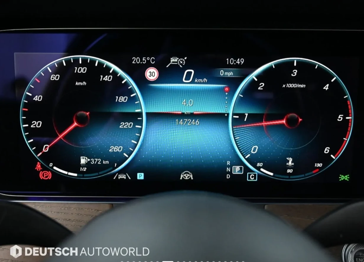 Mercedes-Benz E 220 4MATIC, снимка 8 - Автомобили и джипове - 54837583