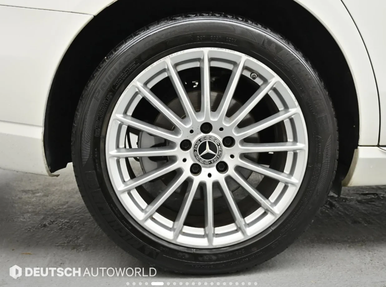 Mercedes-Benz E 220 4MATIC, снимка 16 - Автомобили и джипове - 54837583