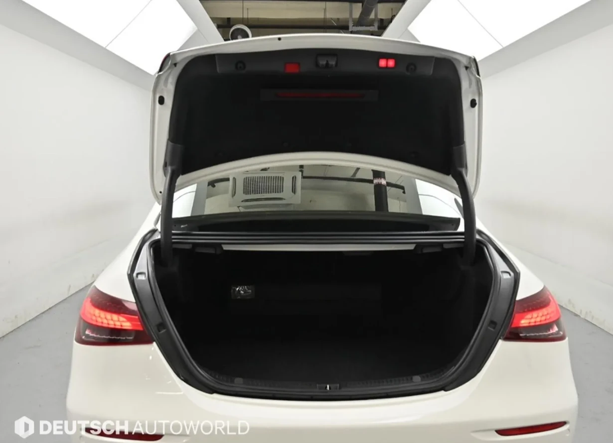 Mercedes-Benz E 220 4MATIC, снимка 5 - Автомобили и джипове - 54837583