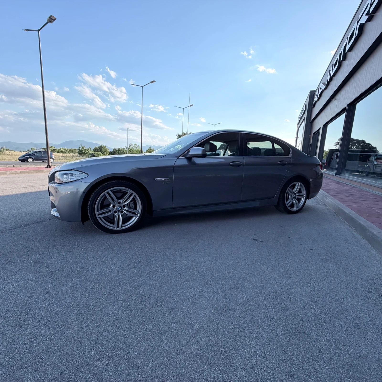 BMW 525 XDRIVE-4х4;218к.с.;М-ПАКЕТ;АВТОМАТ;КОЖА;НАВИГАЦИЯ, снимка 2 - Автомобили и джипове - 54977221