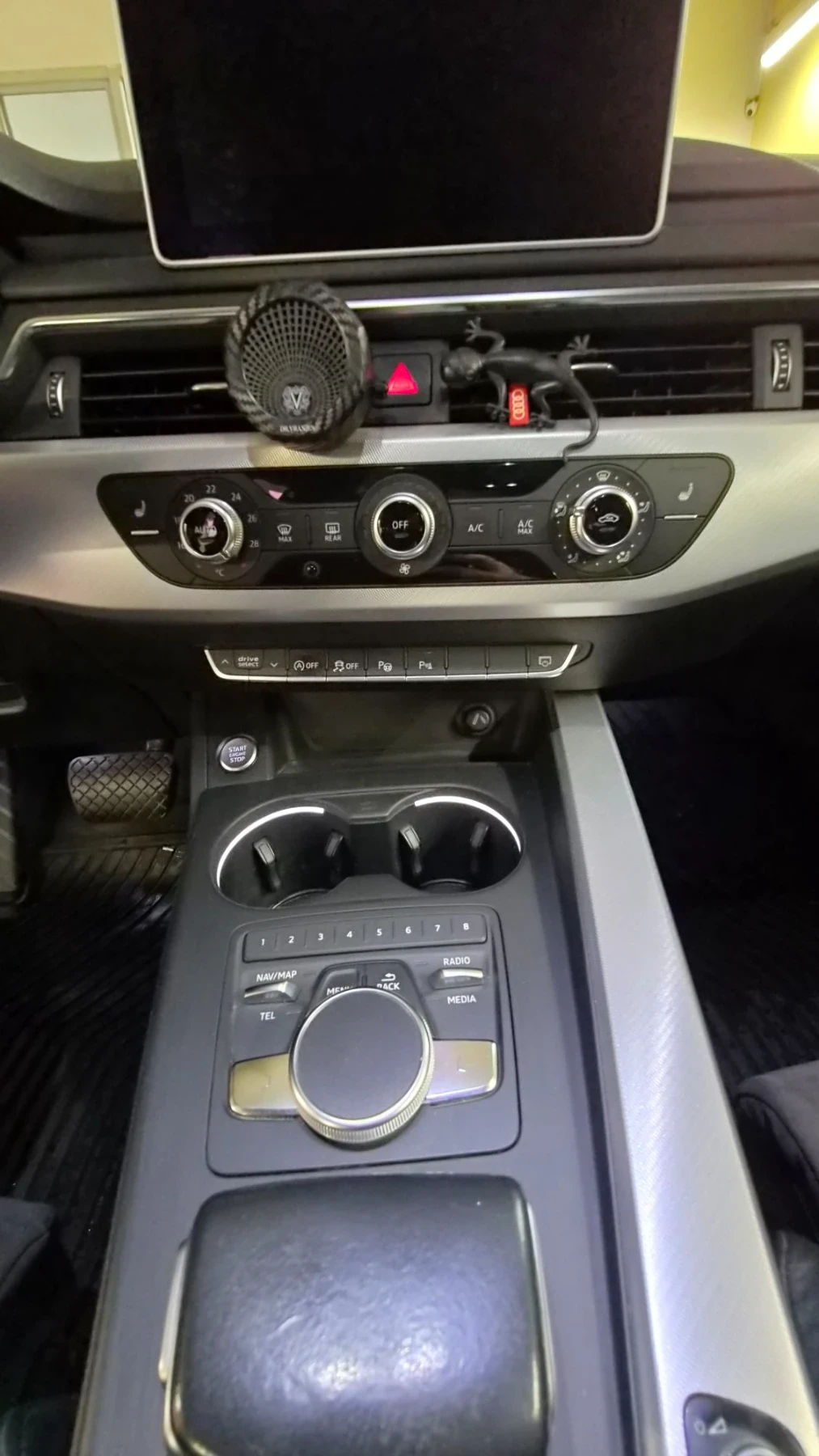 Audi A4 40 TDI, снимка 7 - Автомобили и джипове - 56404624