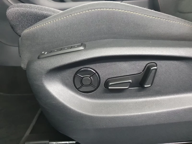 Skoda Kodiaq SELECTION/204HP/CAM/NAVI/MATRIX/KLESS/565g, снимка 9 - Автомобили и джипове - 52332639