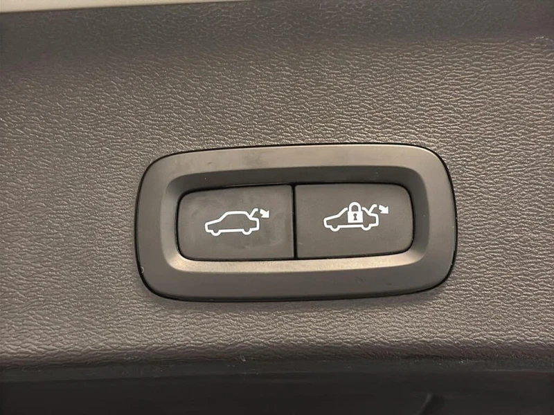 Volvo XC40 Volvo XC40 Recharge Pure* АвтоКредит* (ЦЕНА ДО БГ), снимка 15 - Автомобили и джипове - 52628025