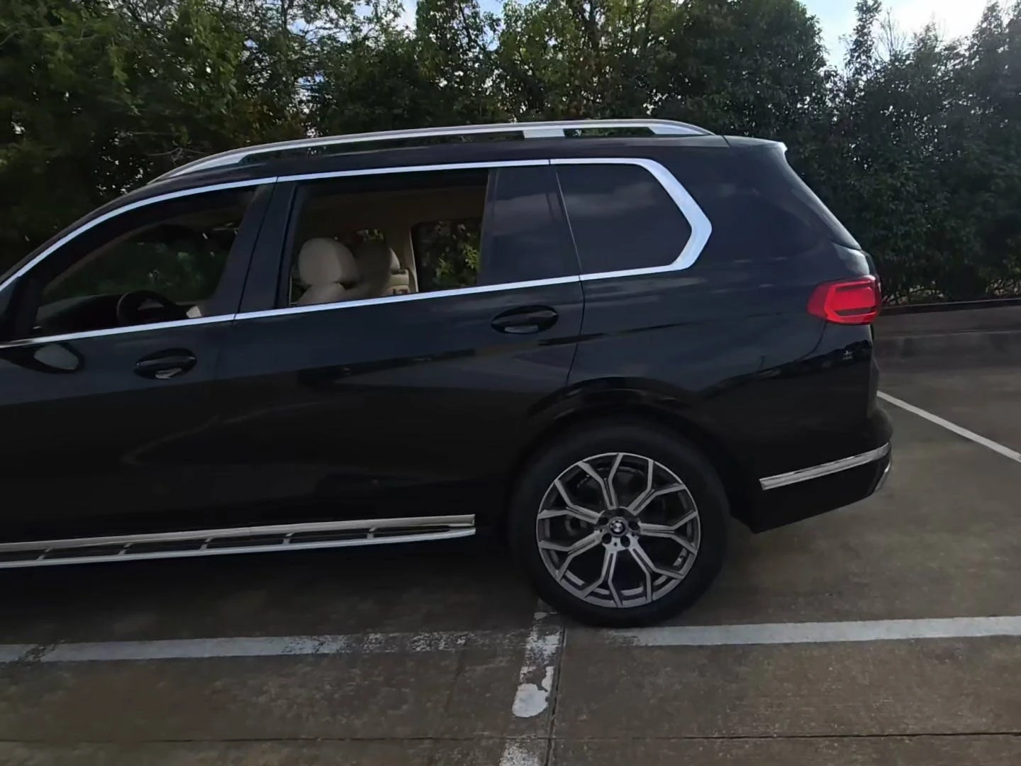 BMW X7 7МЕСТА* МАСАЖ* ПАНО* 5-ZONE CLIM* ОБДУХ* АВТОЛИЗИН - изображение 2