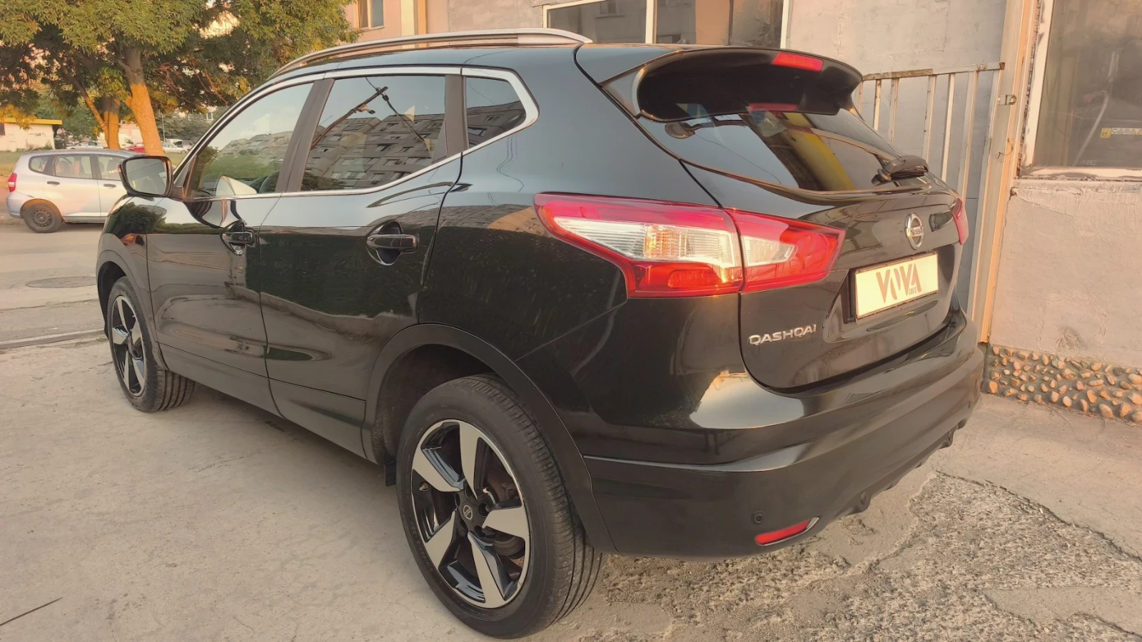 Nissan Qashqai 1.6 бензин 163 к.с. 360 камери, снимка 5 - Автомобили и джипове - 55066950