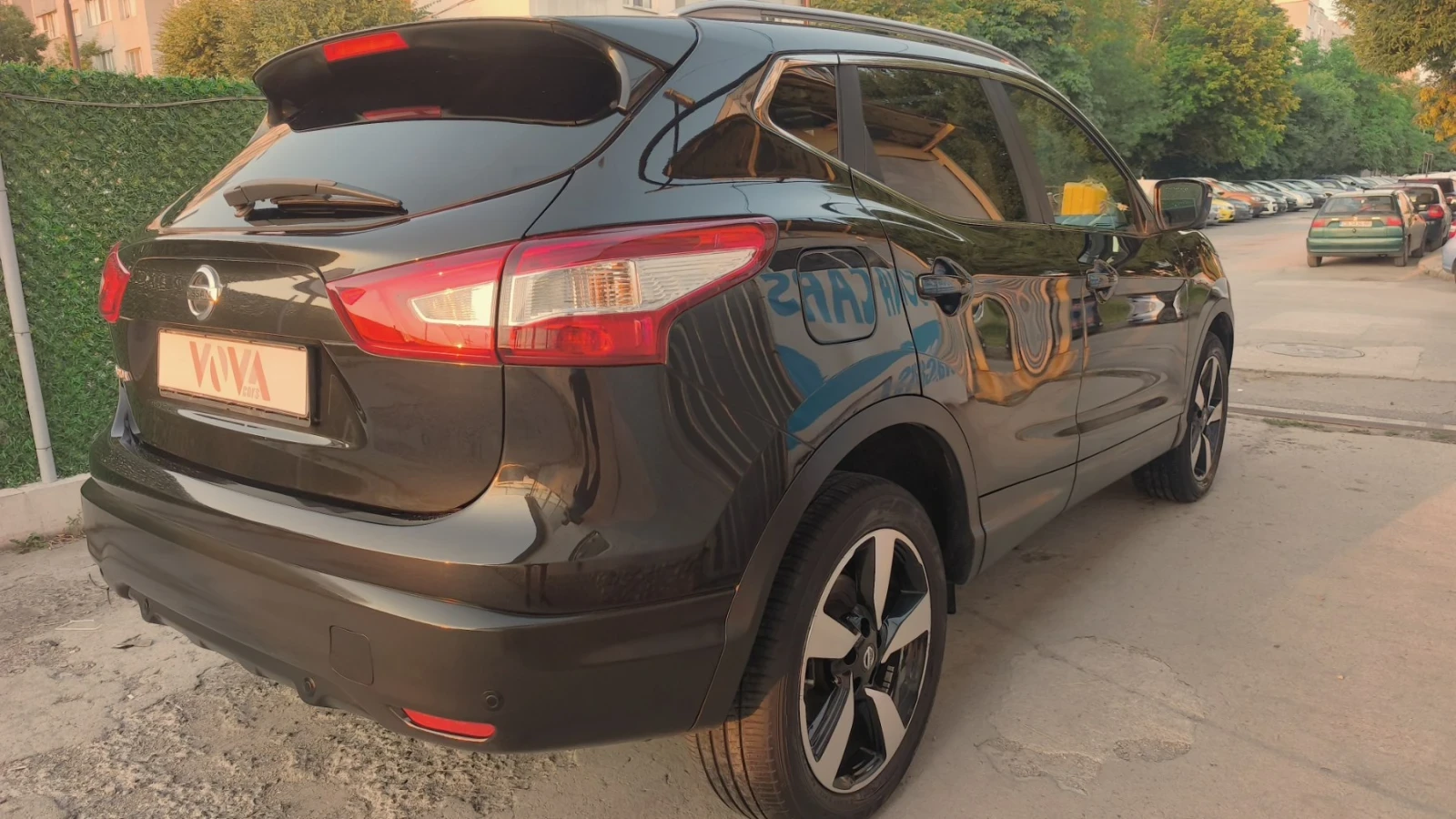 Nissan Qashqai 1.6 бензин 163 к.с. 360 камери, снимка 4 - Автомобили и джипове - 55066950