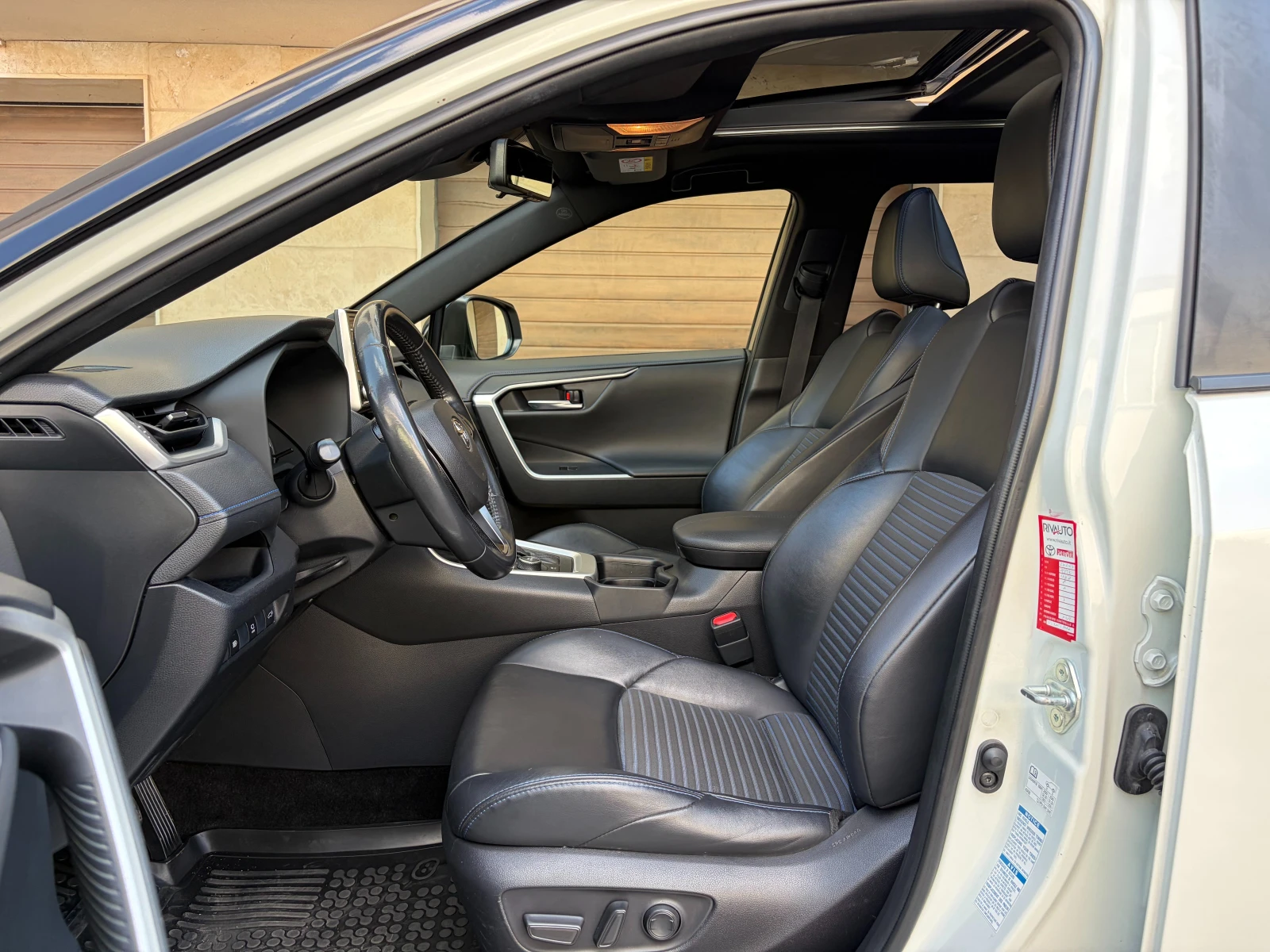 Toyota Rav4 2.5 Hybrid AWD-i Luxury Plus- в ГАРАНЦИЯ, снимка 6 - Автомобили и джипове - 55567247