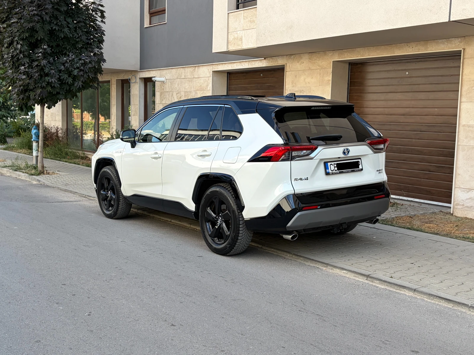 Toyota Rav4 2.5 Hybrid AWD-i Luxury Plus- в ГАРАНЦИЯ, снимка 4 - Автомобили и джипове - 55567247