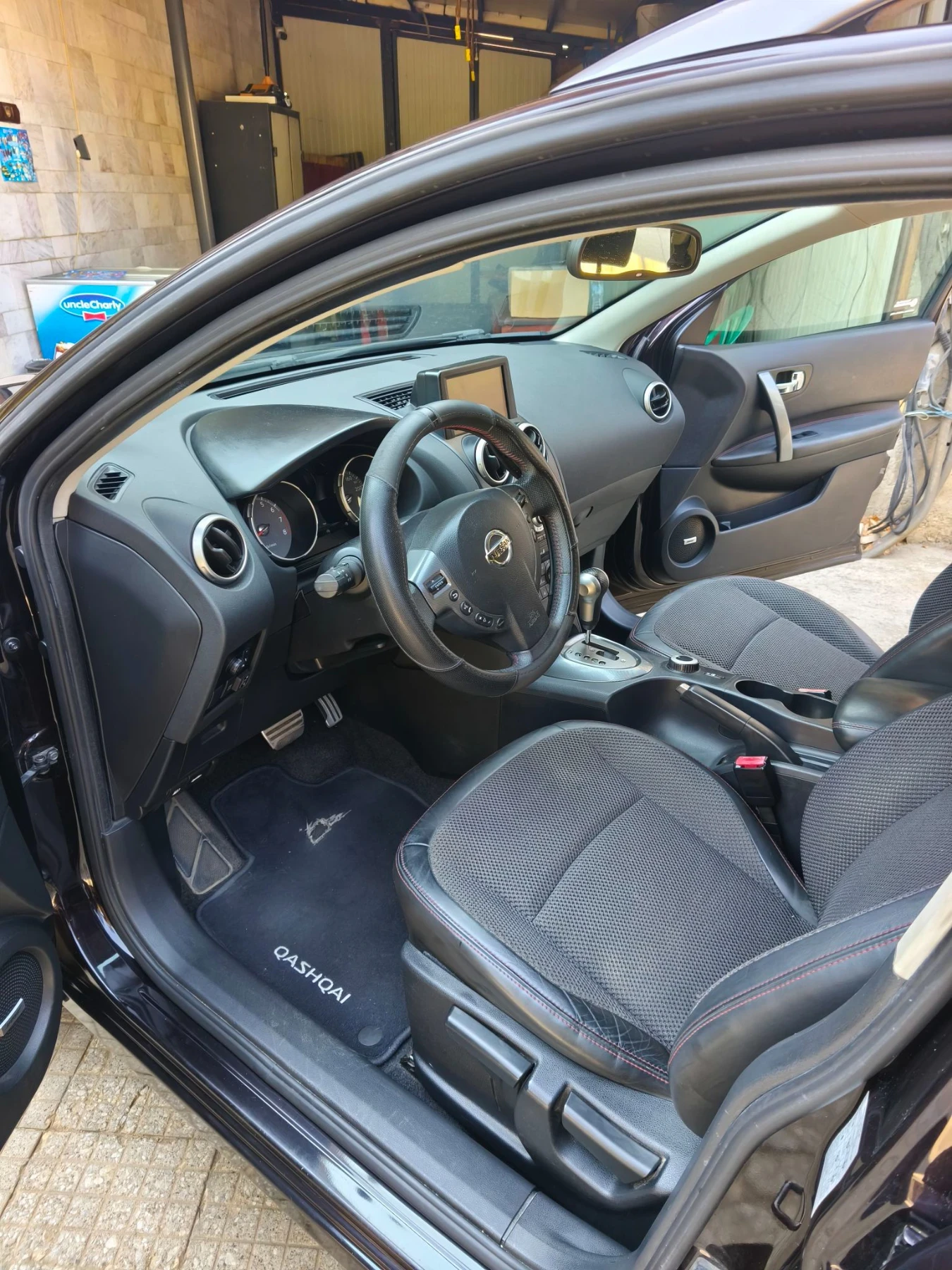 Nissan Qashqai, снимка 8 - Автомобили и джипове - 55777347