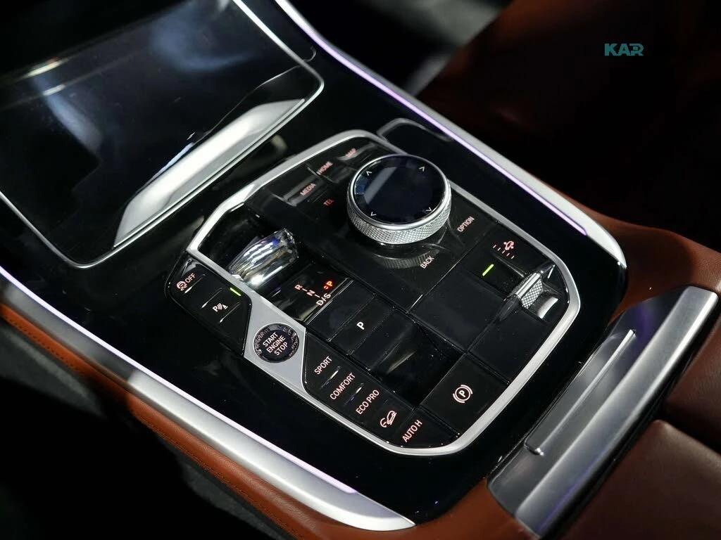 BMW X7 xDrive40i* HARMAN KARDON* ПОДГР* ОБДУХ* 360* ПАНО*, снимка 17 - Автомобили и джипове - 55902067