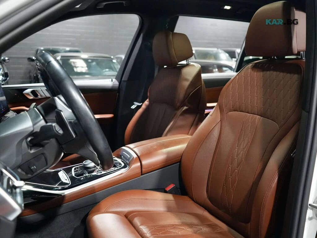 BMW X7 xDrive40i* HARMAN KARDON* ПОДГР* ОБДУХ* 360* ПАНО*, снимка 9 - Автомобили и джипове - 55902067