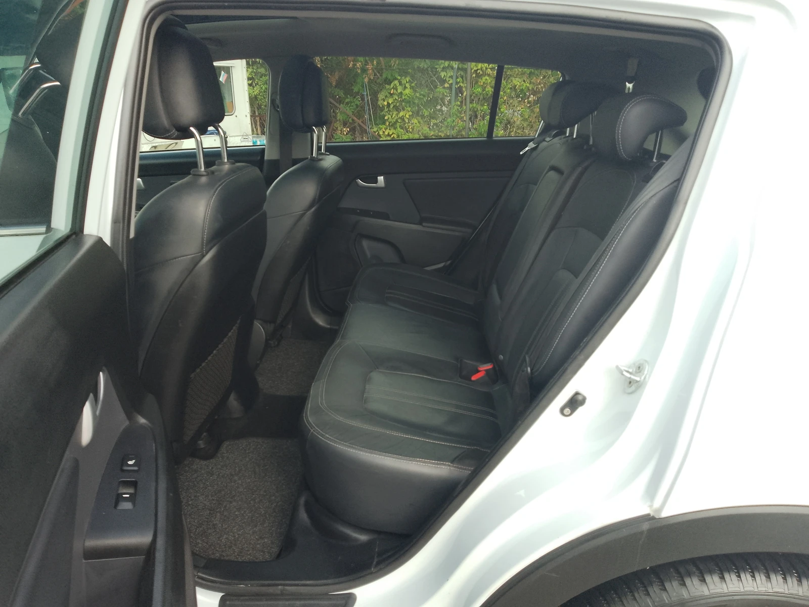 Kia Sportage 2.0 CRDI AWD PREMIUM, снимка 6 - Автомобили и джипове - 56232436