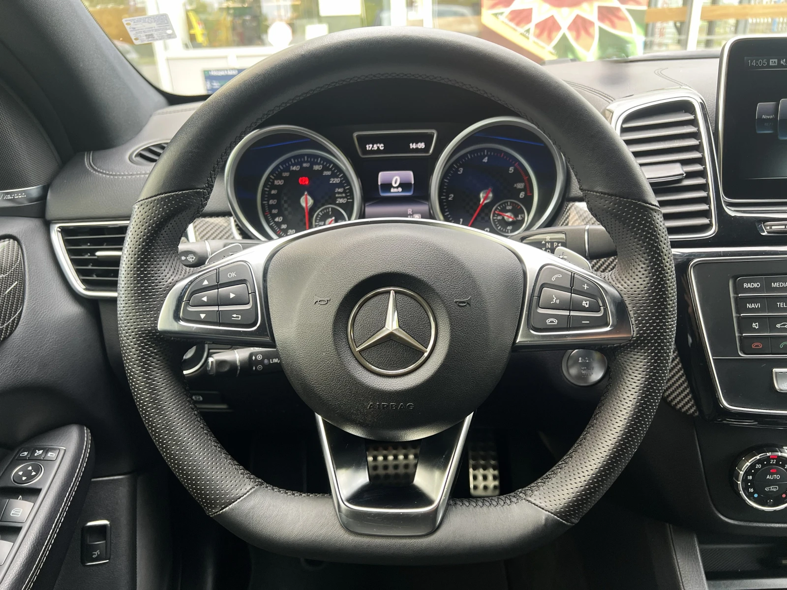 Mercedes-Benz GLE 350 d / COUPE / AMG / NIGHT / CARBON / , снимка 11 - Автомобили и джипове - 56288506
