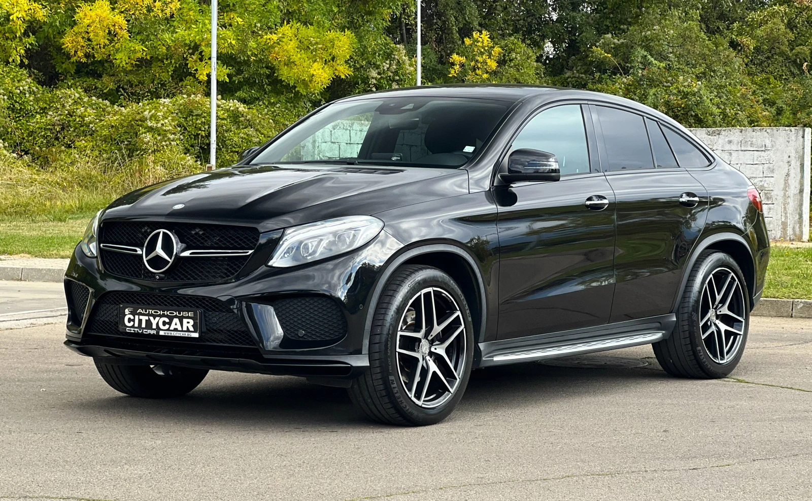 Mercedes-Benz GLE 350 d / COUPE / AMG / NIGHT / CARBON / , снимка 3 - Автомобили и джипове - 56288506