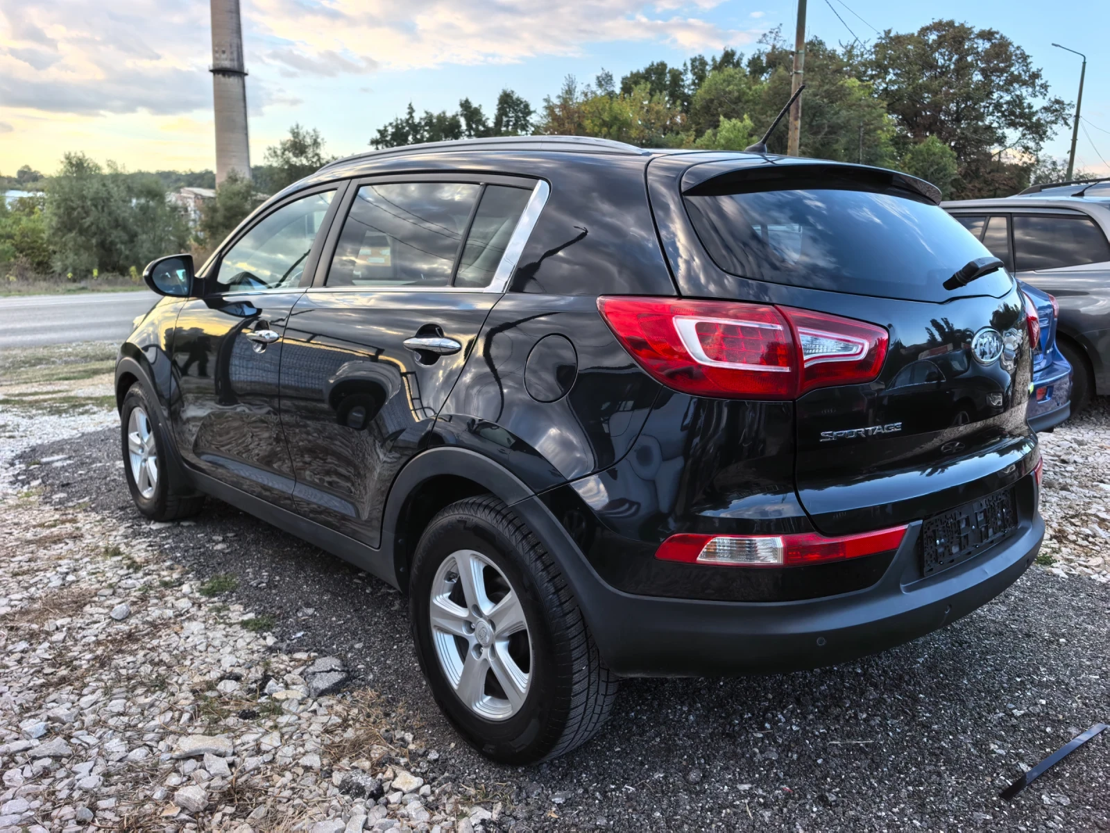 Kia Sportage 1.7crdi TOП СЪСТОЯНИЕ , снимка 4 - Автомобили и джипове - 56316336