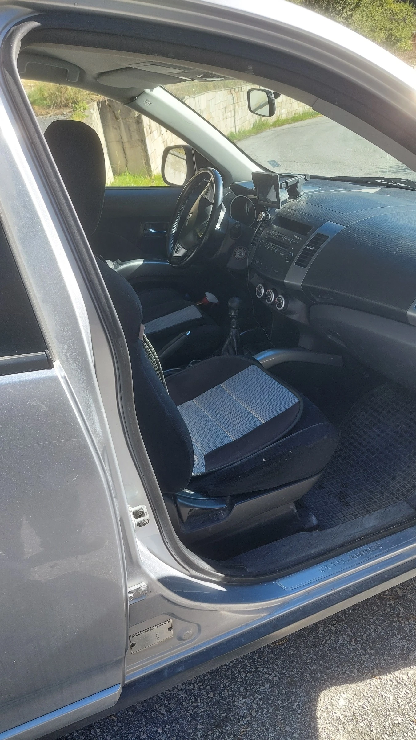 Mitsubishi Outlander, снимка 15 - Автомобили и джипове - 56349078
