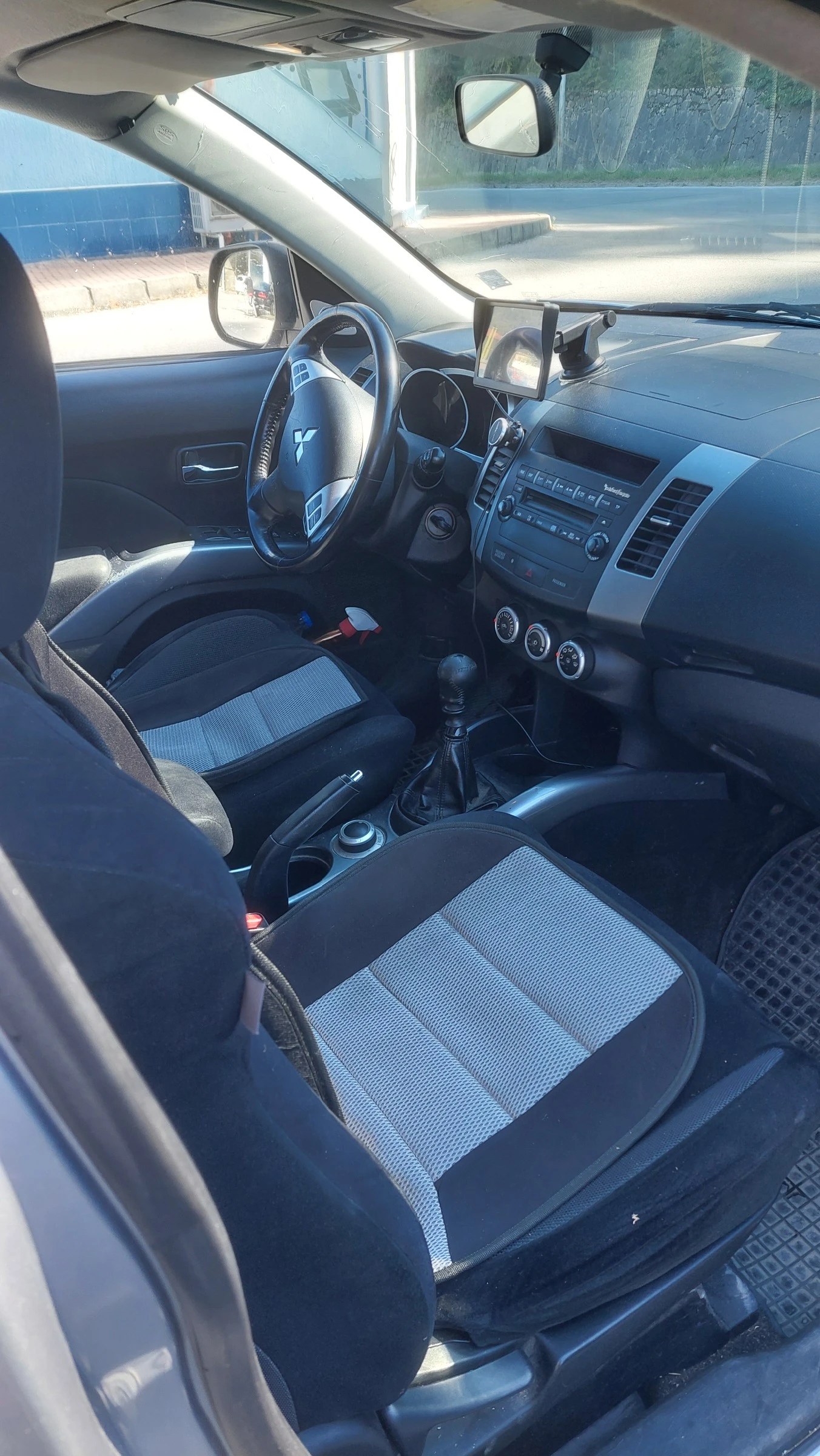 Mitsubishi Outlander, снимка 12 - Автомобили и джипове - 56349078