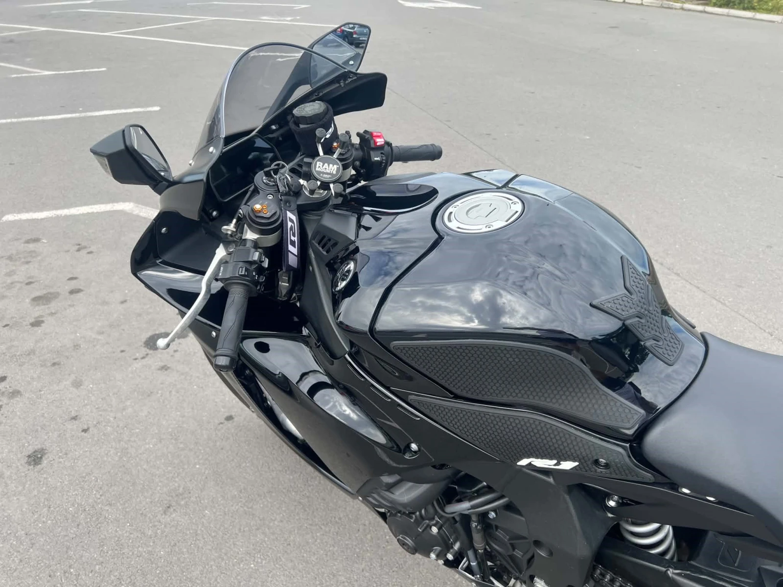 Yamaha YZF-R1, снимка 9 - Мотоциклети и мототехника - 54956146
