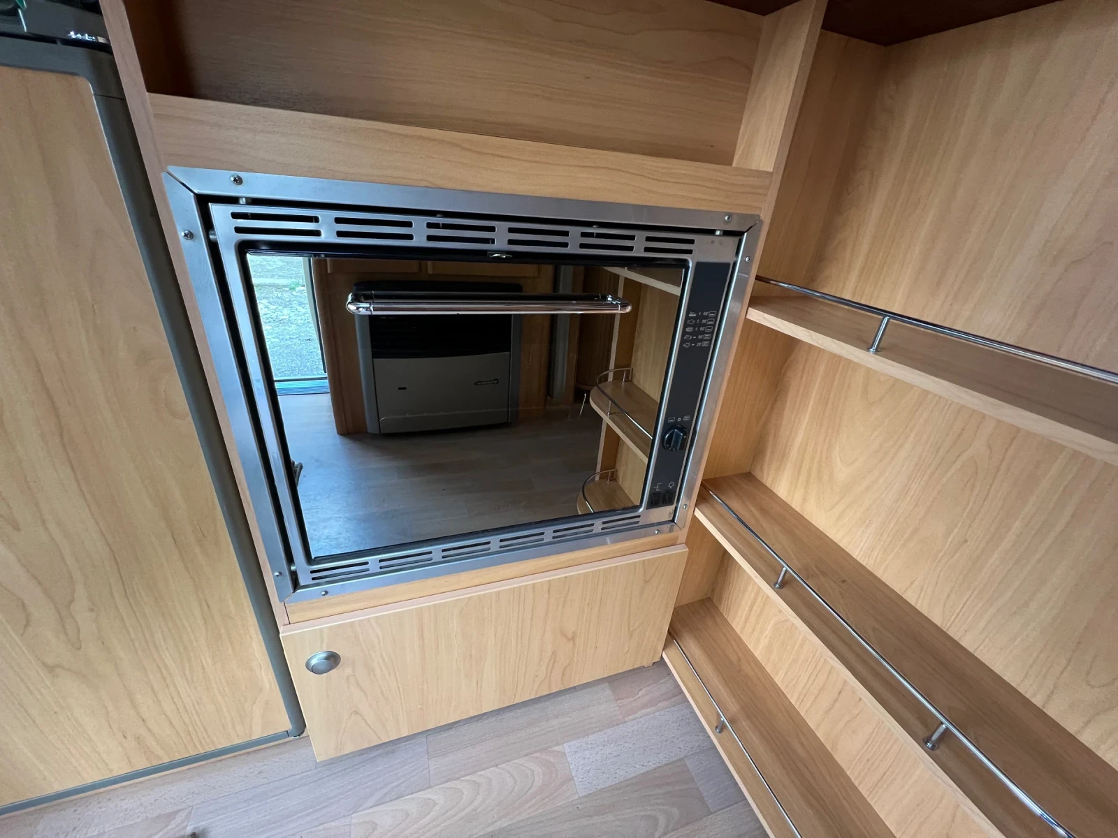 Каравана Chateau Lunar Chateau 470 - изображение 9