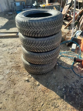 Гуми Зимни 255/65R17, снимка 1 - Гуми и джанти - 48739710