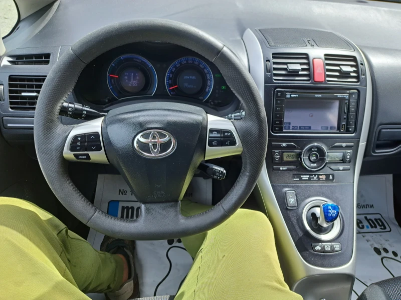 Toyota Auris 1.8Hybrid Euro5B, снимка 12 - Автомобили и джипове - 47261614