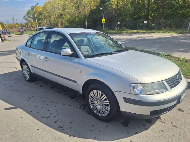 VW Passat 1.6, снимка 3 - Автомобили и джипове - 47551306