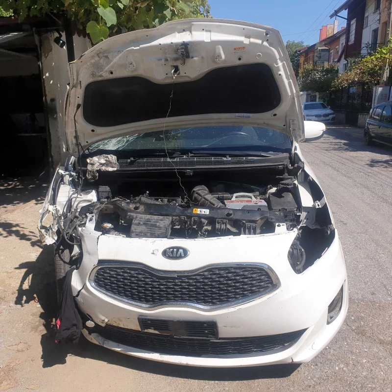 Kia Carens 1.7, снимка 2 - Автомобили и джипове - 47884716