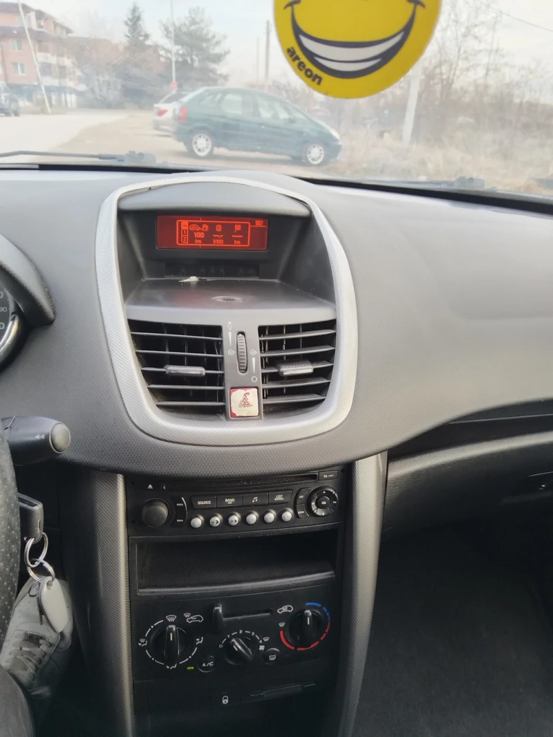 Peugeot 207 1.4i, снимка 15 - Автомобили и джипове - 48815930