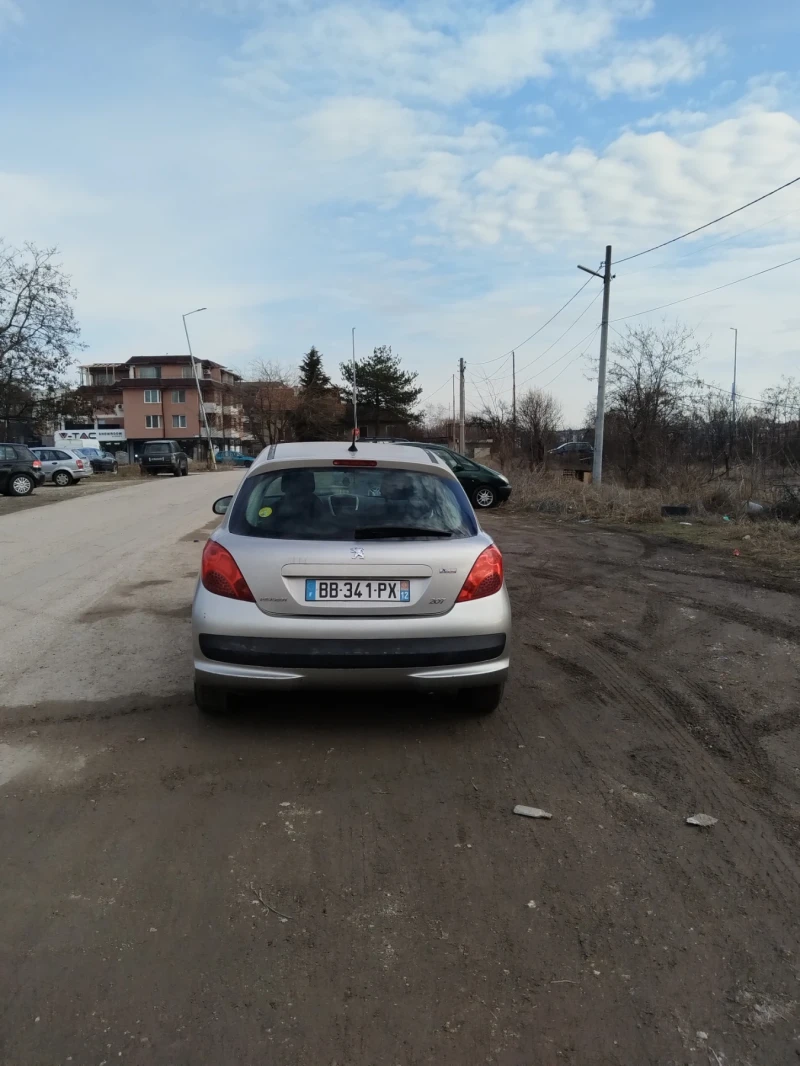 Peugeot 207 1.4i, снимка 4 - Автомобили и джипове - 48815930