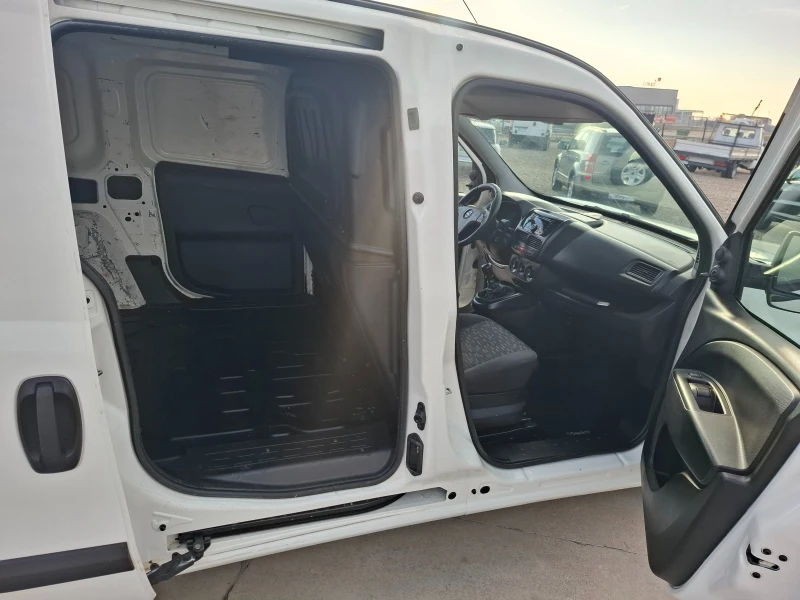 Opel Combo 1.4i/CNG/Euro6B, снимка 10 - Автомобили и джипове - 48875107