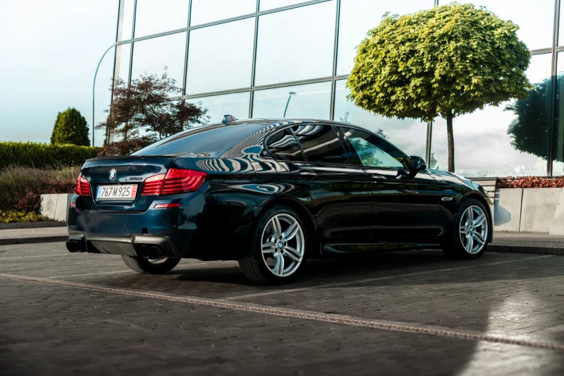 BMW 550 xi /M5-OPTIC/360CAMERA/HEADUP/SOFTCLOSE/ASSISTANT, снимка 4 - Автомобили и джипове - 52628285