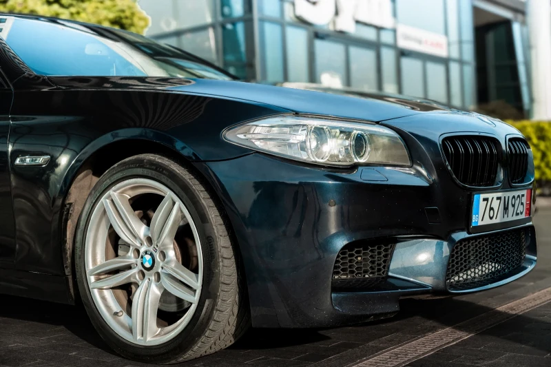 BMW 550 xi /M5-OPTIC/360CAMERA/HEADUP/SOFTCLOSE/ASSISTANT, снимка 8 - Автомобили и джипове - 52628285