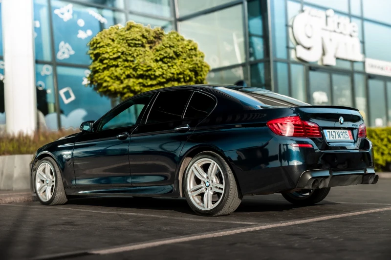 BMW 550 xi /M5-OPTIC/360CAMERA/HEADUP/SOFTCLOSE/ASSISTANT, снимка 6 - Автомобили и джипове - 52628285