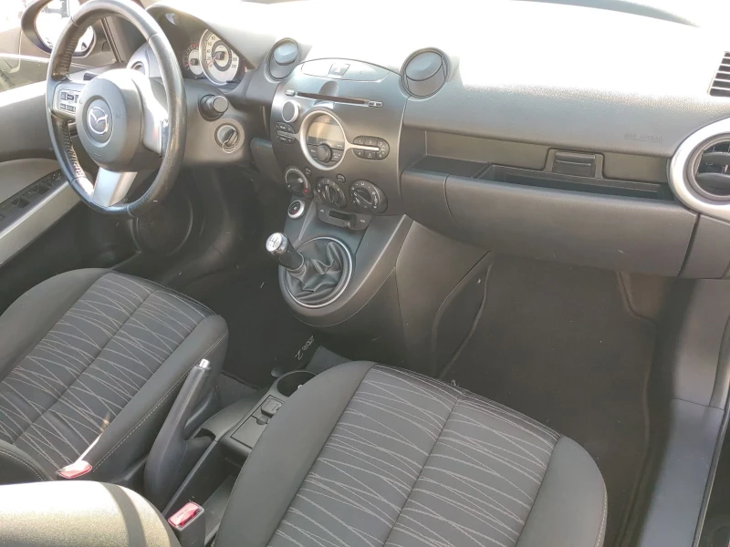 Mazda 2, снимка 4 - Автомобили и джипове - 52591046